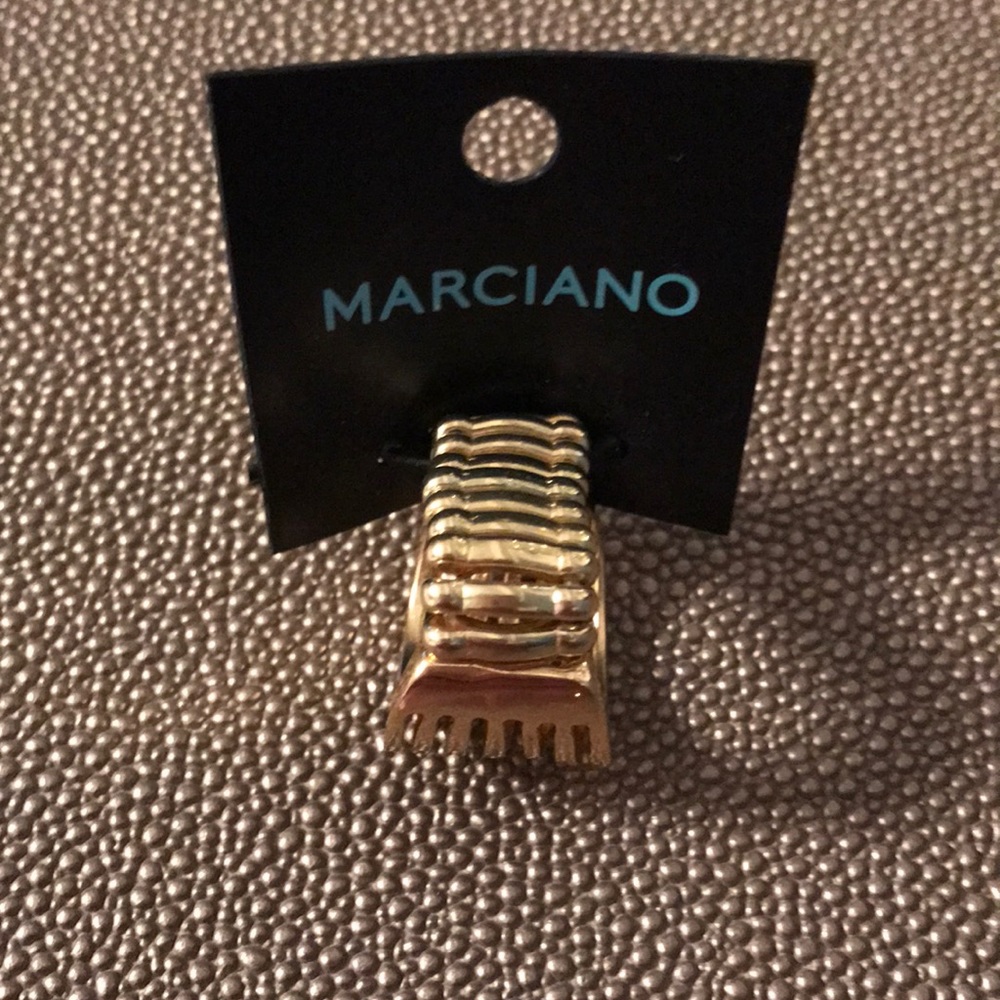Ring - Picture 2 of 3